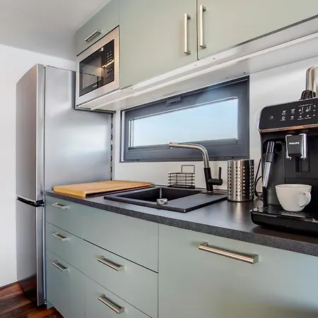 Hausboot Seeadler * Stralsund