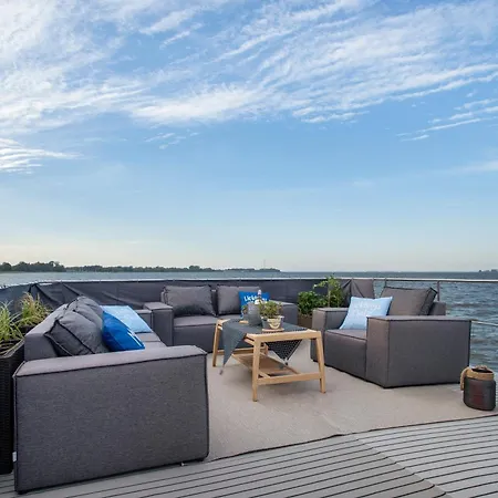 Holiday home Hausboot Seeadler *